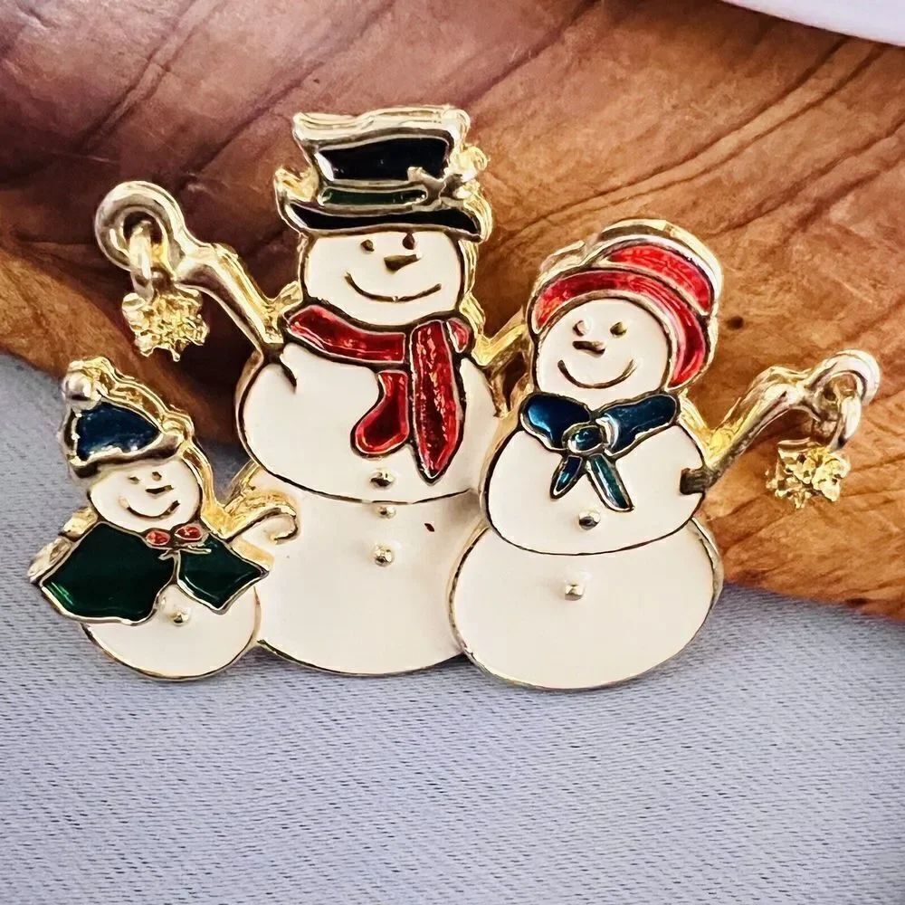 Vintage Snowman Family Brooch Holiday Christmas Mom Dad Baby Enamel Dangle 4006